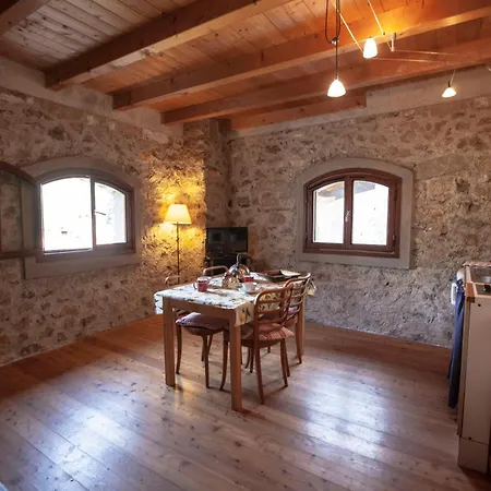 Pra De La Fam Bed & Breakfast Tignale