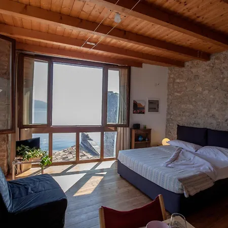Pra De La Fam Bed & Breakfast