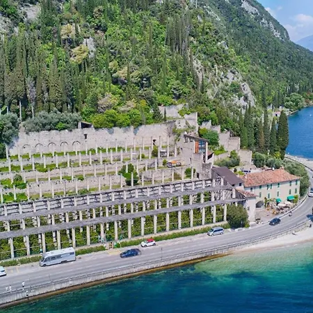 Hotel Prà De La Fam Tignale