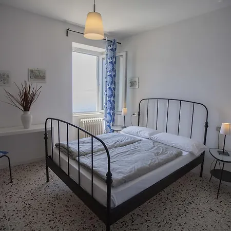 Pra De La Fam Bed & Breakfast Tignale