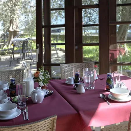 Pra De La Fam Bed & Breakfast Tignale