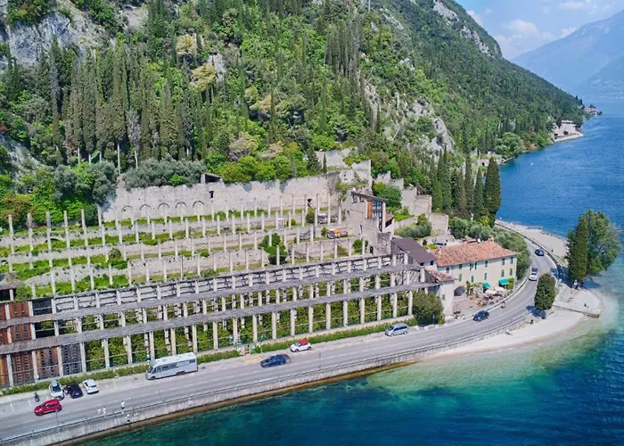 Hotel Prà De La Fam Tignale