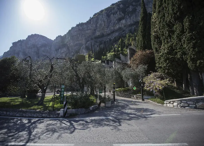 Hotel Prà De La Fam Tignale