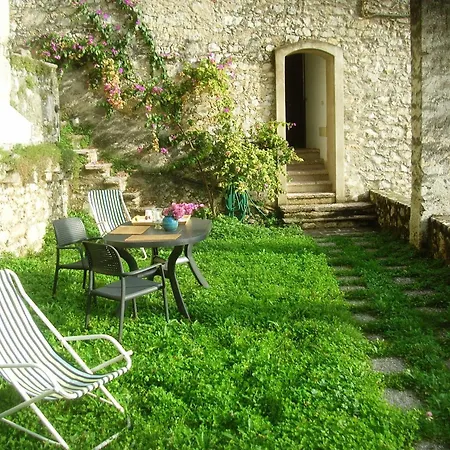 Pra De La Fam Bed & Breakfast Tignale