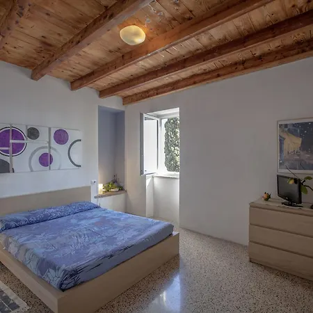 Pra De La Fam Bed & Breakfast *
